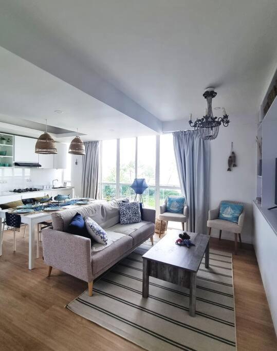 Astria Homes- Your Seaside Home 훌루말레 외부 사진
